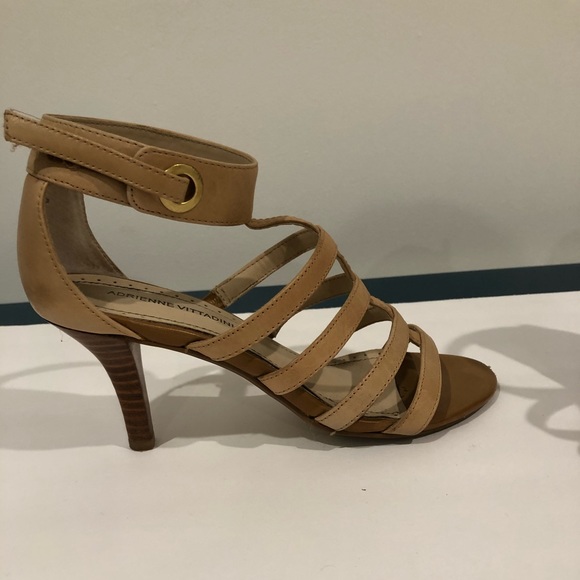 Adrienne Vittadini 5 1/2 M Strappy Heeled Sandal - Picture 2 of 4